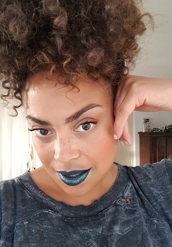 De Groene Lippenstift Die Je In 1 Klap Hip Maakt MAC Young Attitude de-groene-lippenstift-die-je-in-1-klap-hip-maakt-mac-young-attitude
